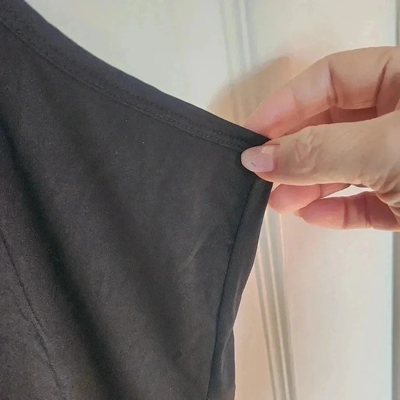 TORRID Wicking Active Black Tank Sleeveless Flaming Scull Size 4 - Picture 5 of 8